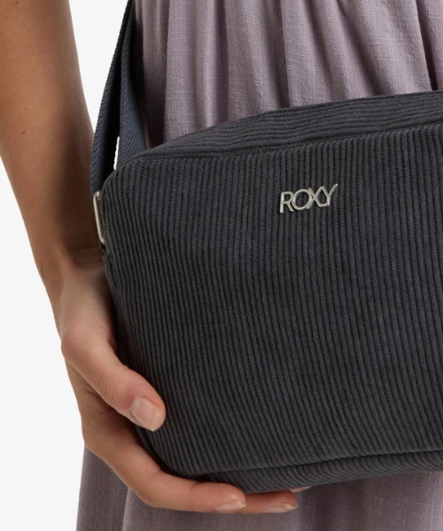 ROXY（ロキシー）の「FEELING VIBES CROSSB /ロキシーロゴワンポイントコーデュロイショルダーバッグ（ショルダーバッグ・レディース・ライラック/ブラック・FREE）」の9枚目の写真
