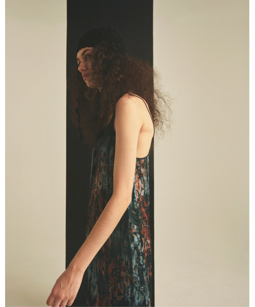 muller of yoshiokubo（ミュラーオブヨシオクボ）の「muller of yoshiokubo ミュラーオブヨシオクボ / MURAL DRESS ミューラルドレス / MLF25603（ワンピース・レディース・ベージュ・36）」の12枚目の写真