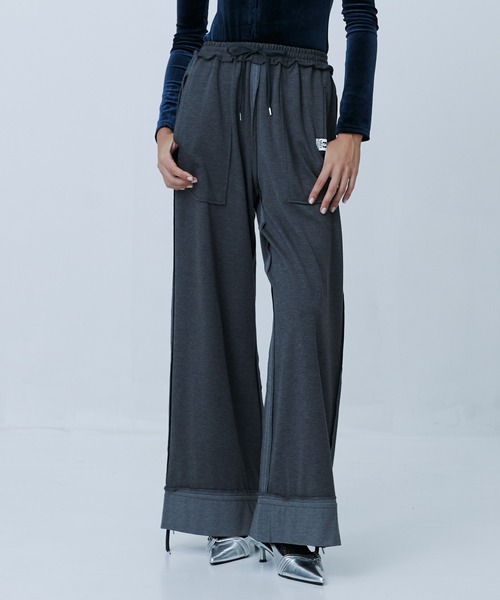 MIHARAYASUHIRO(ミハラヤスヒロ)の「【MIHARAYASUHIRO/ミハラヤスヒロ】INSIDE OUT PANTS/インサイドアウトパンツ/スウェットワイドパンツ(スウェットパンツ・レディース・チャコールグレー/ブラック/キャメル・36/38)」の2枚目の写真