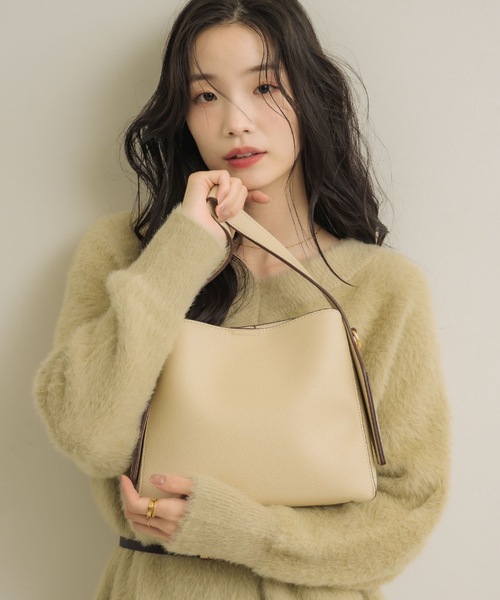 né.né様 NEUNA（ヌナ）の「スクエアマルチバッグ（ショルダーバッグ）」 - WEAR