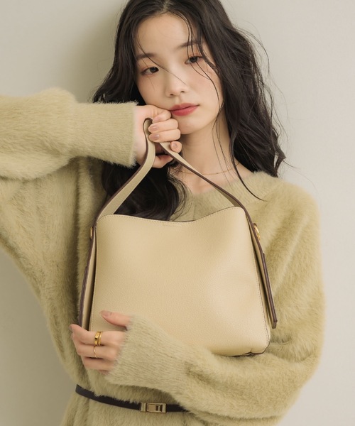 NEUNA（ヌナ）の「スクエアマルチバッグ（ショルダーバッグ・レディース・ブラック/アイボリー/ブラウン・FREE）」の10枚目の写真