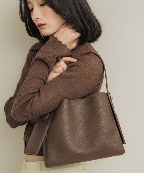 NEUNA（ヌナ）の「スクエアマルチバッグ（ショルダーバッグ・レディース・ブラック/アイボリー/ブラウン・FREE）」の21枚目の写真