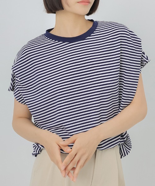 ONEP STAR(ワンピスター)の「ボーダー柄タック入りフレンチスリーブTシャツ(Tシャツ/カットソー・レディース・ホワイト/ネイビー/グレイッシュベージュ/グレー・MEDIUM)」の4枚目の写真