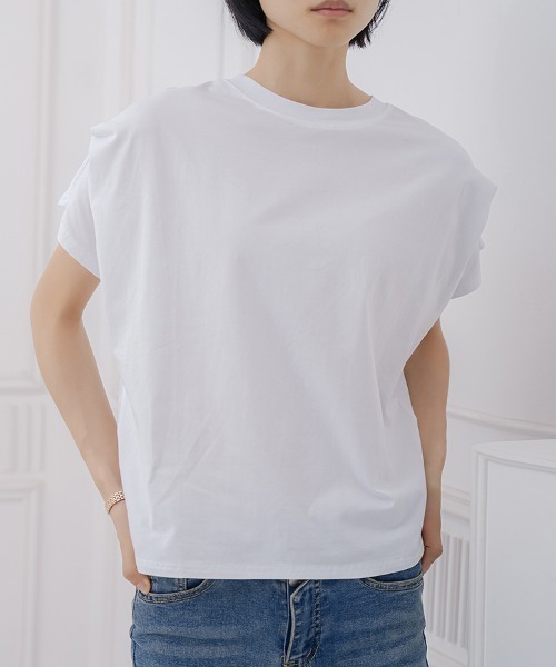 ONEP STAR(ワンピスター)の「ボーダー柄タック入りフレンチスリーブTシャツ(Tシャツ/カットソー・レディース・ホワイト/ネイビー/グレイッシュベージュ/グレー・MEDIUM)」の2枚目の写真