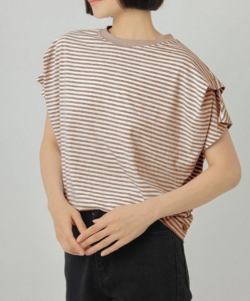 ONEP STAR(ワンピスター)の「ボーダー柄タック入りフレンチスリーブTシャツ(Tシャツ/カットソー・レディース・ホワイト/ネイビー/グレイッシュベージュ/グレー・MEDIUM)」の1枚目の写真
