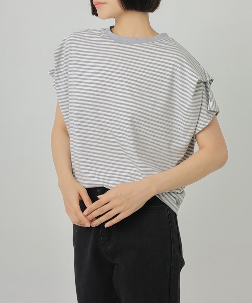 ONEP STAR(ワンピスター)の「ボーダー柄タック入りフレンチスリーブTシャツ(Tシャツ/カットソー・レディース・ホワイト/ネイビー/グレイッシュベージュ/グレー・MEDIUM)」の13枚目の写真