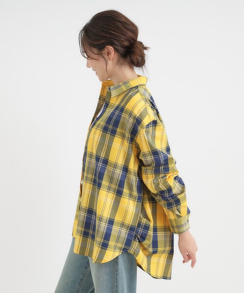 SHOO・LA・RUE（シューラルー）の「【洗濯機可/S-LL】春まで使える程よい抜け感 大人のチェックシャツ（シャツ/ブラウス・レディース・ベージュ/イエロー/モスグリーン/ブラック・04/01/02/03）」の19枚目の写真
