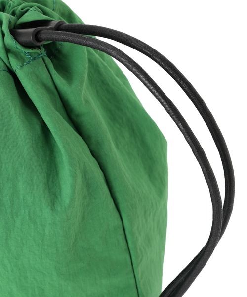 MARGARET HOWELL（マーガレットハウエル）の「RECYCLED NYLON POPLIN（ハンドバッグ・レディース・グリーン/ネイビー・FREE）」の6枚目の写真