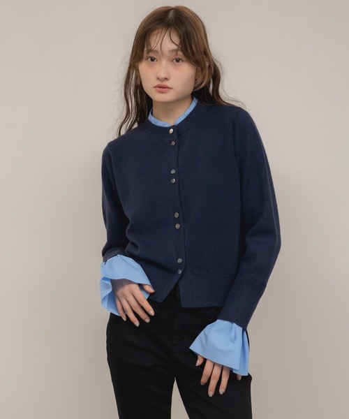 HEILIS(ヘイリス)の「【大人気!HIT ITEM!】【original】2WAYフレアスリーブドッキングニットトップス / レイヤード風 フリル袖 リボン コンパクト クロップド クルーネック 長袖 無地 釦配色 ガーリー グッドガール カジュアル シンプル 韓国 グレー ネイビー オフィスカジュアル 秋服 冬服 カジュアル シンプル ニット トップス 長袖(ニット/セーター・レディース・ネイビー/グレー・FREE)」の9枚目の写真