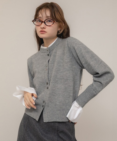 HEILIS(ヘイリス)の「【大人気!HIT ITEM!】【original】2WAYフレアスリーブドッキングニットトップス / レイヤード風 フリル袖 リボン コンパクト クロップド クルーネック 長袖 無地 釦配色 ガーリー グッドガール カジュアル シンプル 韓国 グレー ネイビー オフィスカジュアル 秋服 冬服 カジュアル シンプル ニット トップス 長袖(ニット/セーター・レディース・ネイビー/グレー・FREE)」の21枚目の写真