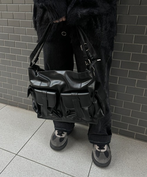 CELENA BEATS（セレナビーツ）の「大容量マルチポケット レザーショルダーバッグ 韓国ストリート 通勤通学 旅行にも◎（ショルダーバッグ・レディース・ブラック・FREE）」の13枚目の写真