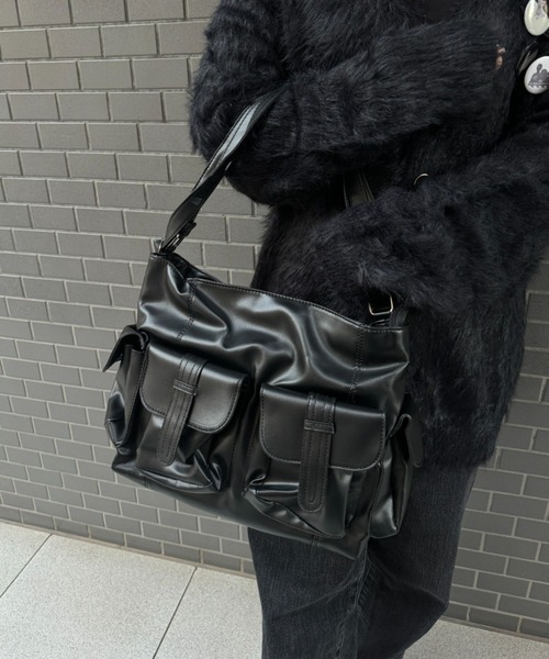 CELENA BEATS（セレナビーツ）の「大容量マルチポケット レザーショルダーバッグ 韓国ストリート 通勤通学 旅行にも◎（ショルダーバッグ・レディース・ブラック・FREE）」の16枚目の写真