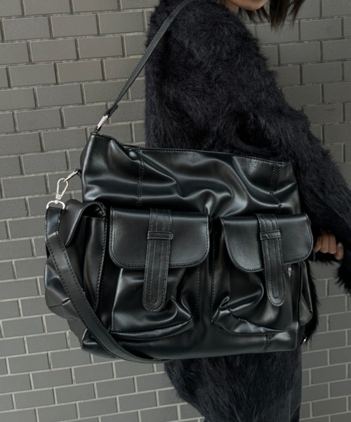 CELENA BEATS（セレナビーツ）の「大容量マルチポケット レザーショルダーバッグ 韓国ストリート 通勤通学 旅行にも◎（ショルダーバッグ・レディース・ブラック・FREE）」の21枚目の写真