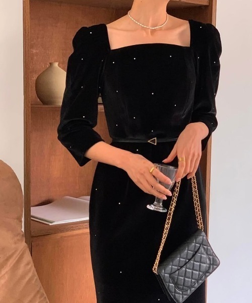 FREE STYLISTS(フリー スタイリスト)の「YUGA_YGMC Beaded square neck party dress(ドレス・レディース・オフホワイト/ブラック・FREE)」の2枚目の写真