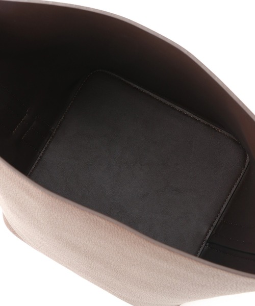 ADAM ET ROPE'（アダムエロペ）の「【&MyuQ（アンドミューク）】ERIO（ハンドバッグ・レディース・ダークブラウン/ブラック・FREE）」の9枚目の写真