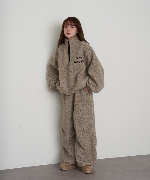 RAY CASSIN（レイカズン）の「ハーフジップ胸刺繍フリース（スウェット・レディース・チャコールグレー/ブルー/ベージュ系その他2/ライトベージュ/ベージュ系その他3・FREE）」の11枚目の写真