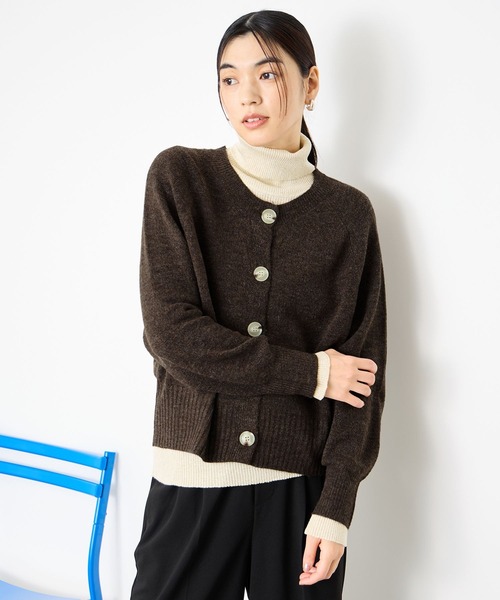 Mac-House（マックハウス）の「Idnes ヤクライククルーカーディガン（カーディガン/ボレロ・レディース・ブラウン/レッド/ライトグレー/アイボリー・M）」の12枚目の写真