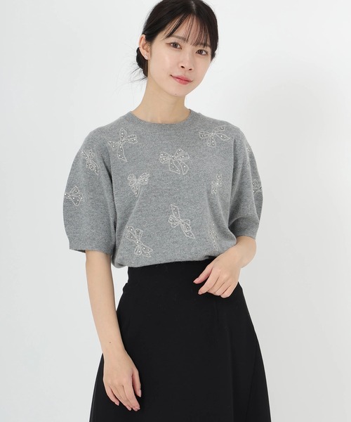 STRAWBERRY-FIELDS(ストロベリーフィールズ)の「エイミーアンゴラ_リボンモチーフ刺しゅうニット(ニット/セーター・レディース・オフホワイト/グレー・2)」の3枚目の写真