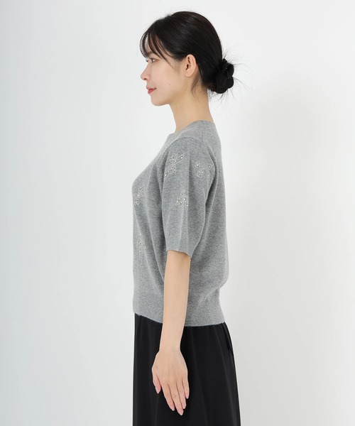 STRAWBERRY-FIELDS(ストロベリーフィールズ)の「エイミーアンゴラ_リボンモチーフ刺しゅうニット(ニット/セーター・レディース・オフホワイト/グレー・2)」の5枚目の写真