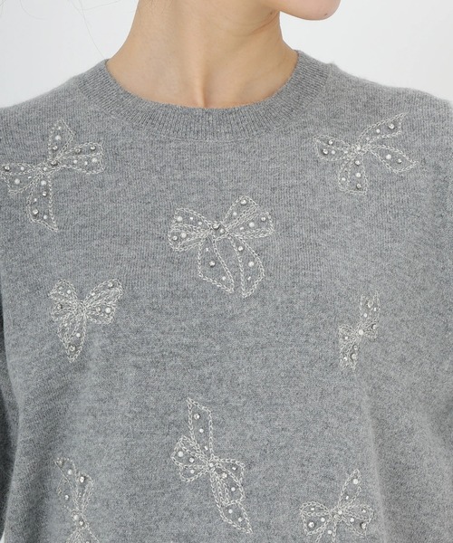 STRAWBERRY-FIELDS(ストロベリーフィールズ)の「エイミーアンゴラ_リボンモチーフ刺しゅうニット(ニット/セーター・レディース・オフホワイト/グレー・2)」の6枚目の写真