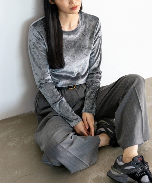 No Rule No Line(ノール-ルノーライン)の「クラッシュベロアクルーネックトップス(Tシャツ/カットソー・レディース・オフホワイト/グレー/ブラック・FREE)」の7枚目の写真