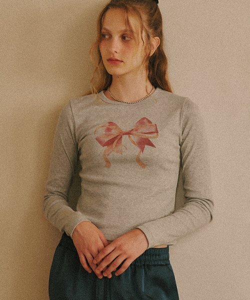 RONRON（ロンロン）の「DOUBLE RIBBON SLIM CROP LONG SLEEVE GREY（Tシャツ/カットソー・レディース・その他・FREE）」の4枚目の写真