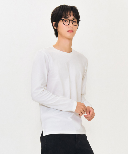 CHASECULT(チェイスカルト)の「男性エッセンシャル長袖Tシャツ-ホワイト(Tシャツ/カットソー・メンズ・ホワイト・110/95/105/100)」の2枚目の写真