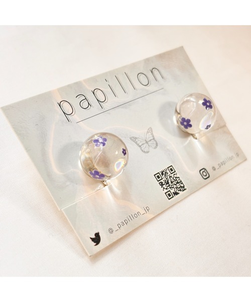 tone（トーン）の「【papillon】お花柄クリアイヤリング(MA)（イヤリング・レディース・パープル・FREE）」の2枚目の写真