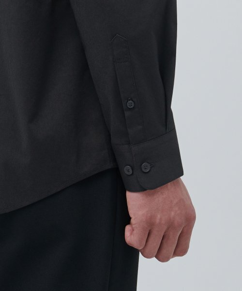 MUSINSA STANDARD（ムシンサスタンダード）の「ワイドスプレッドカラードレスシャツ[ブラック]（ビジネスシャツ・メンズ・その他・MEDIUM/LARGE/X-LARGE/XX-LARGE）」の2枚目の写真