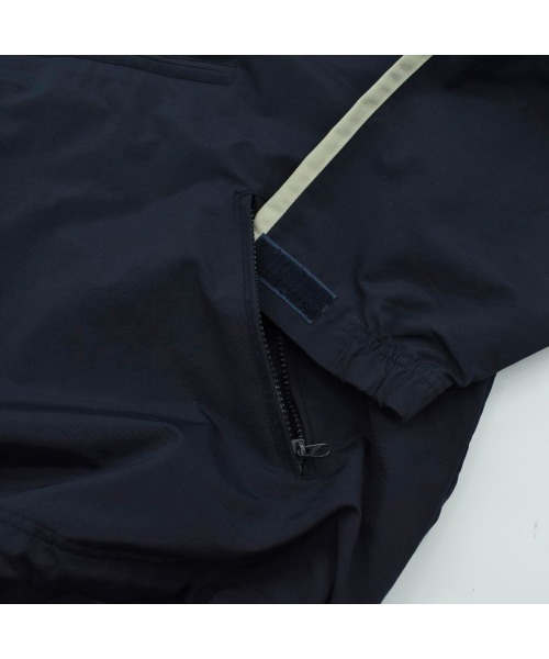 GAP（ギャップ）の「【USED】90’s GAP オールドタグ アノラックパーカー（ナイロンジャケット・メンズ・ネイビー・LARGE）」の2枚目の写真