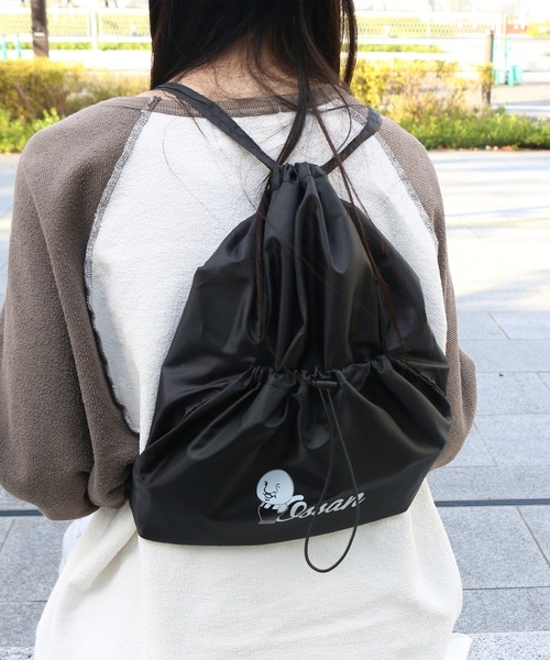 London Shoe Make(ロンドンシューメイク)の「軽くて持ちやすい - ossan ナップサック(バックパック/リュック・レディース・ブラック・FREE)」の4枚目の写真