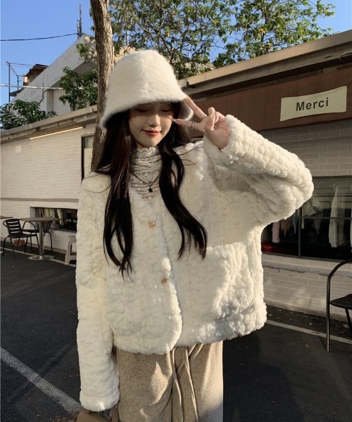 Ritzy(リッツィー)の「もこもこ ノーカラーフェイクファージャケット(ノーカラージャケット・レディース・ホワイト/モカ・M/L)」の5枚目の写真