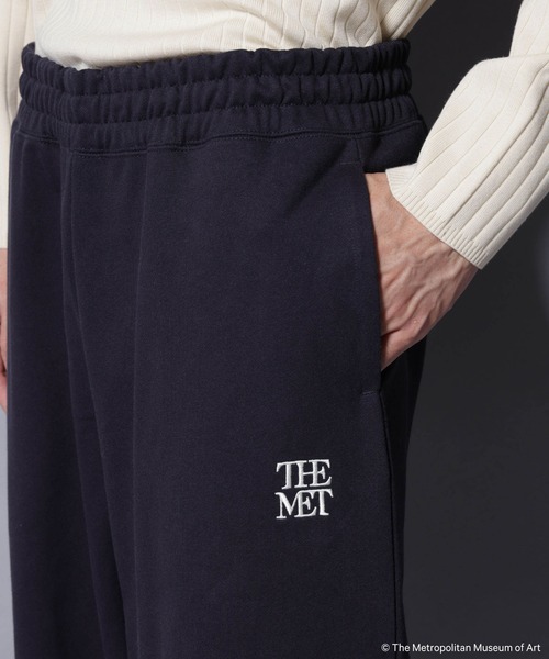 セール】「The Met」ロゴ刺繍 2WAYワイドスウェットパンツ
