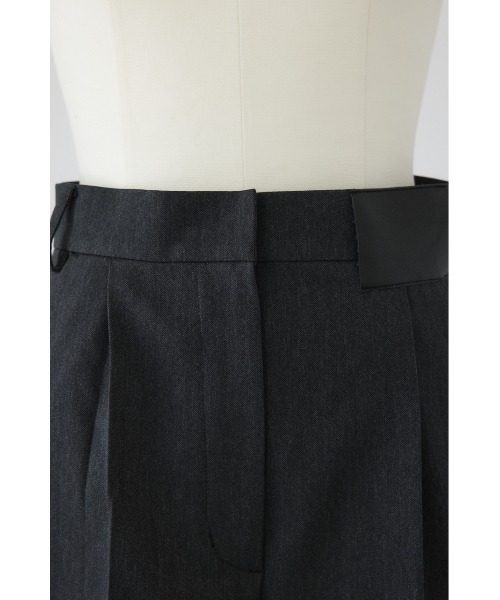 RIM.ARK（リムアーク）の「Leather like patch PT レザーライクパッチパンツ（スラックス・レディース・ブラウン/グレー/ブラック・36/38）」の11枚目の写真