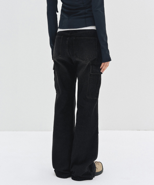 DECET WOMEN(デケット ウーマン)の「Cargo Semi Flared Jeans DCWPT014BLACK(デニムパンツ・レディース・その他・X-SMALL/SMALL/MEDIUM/LARGE)」の3枚目の写真