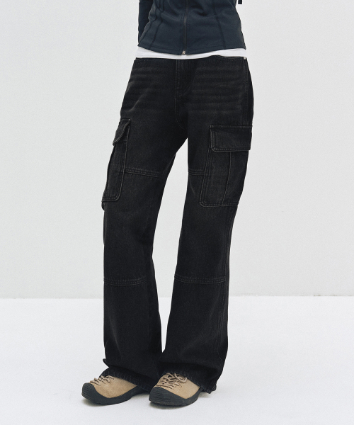 DECET WOMEN(デケット ウーマン)の「Cargo Semi Flared Jeans DCWPT014BLACK(デニムパンツ・レディース・その他・X-SMALL/SMALL/MEDIUM/LARGE)」の5枚目の写真