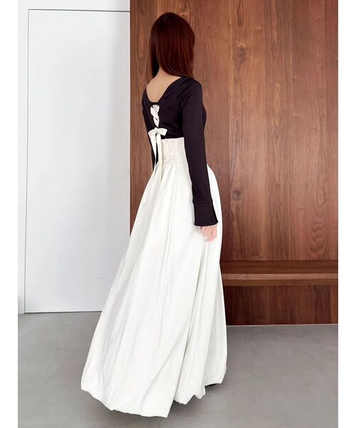 dazzlin（ダズリン）の「カットドッキングタックバルーンワンピース（ワンピース・レディース・ブラック/アイボリー/グレー・MEDIUM/SMALL）」の15枚目の写真