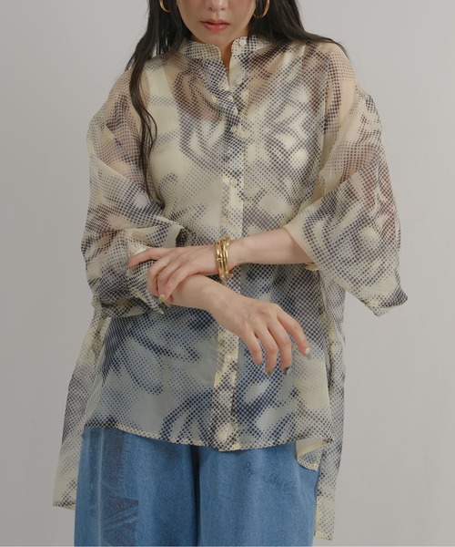 palm RICHE(ポームリシュ)の「モダンドットレトロ柄SH(シャツ/ブラウス・レディース・ブラック/アイボリー・M)」の2枚目の写真