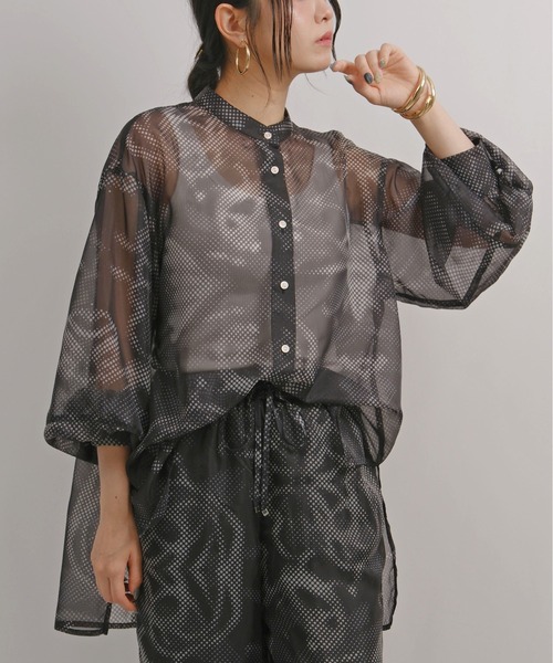 palm RICHE(ポームリシュ)の「モダンドットレトロ柄SH(シャツ/ブラウス・レディース・ブラック/アイボリー・M)」の16枚目の写真