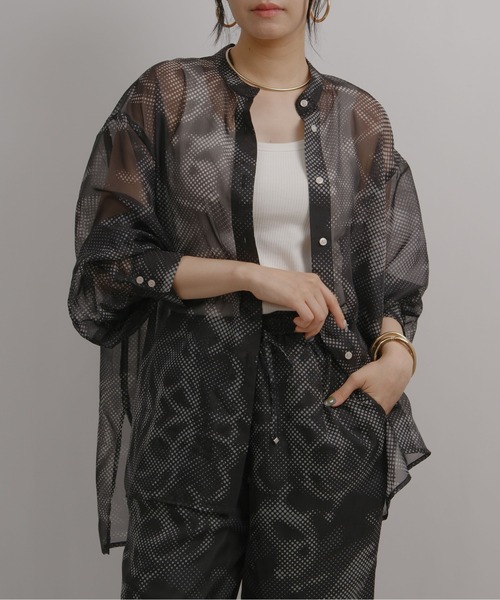 palm RICHE(ポームリシュ)の「モダンドットレトロ柄SH(シャツ/ブラウス・レディース・ブラック/アイボリー・M)」の20枚目の写真