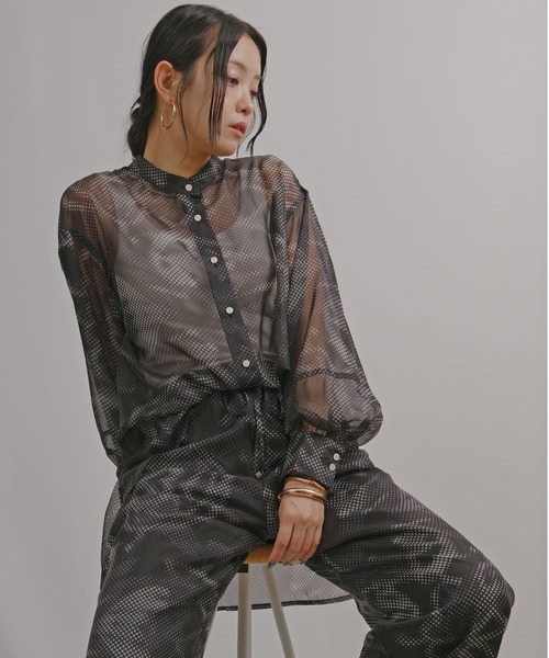 palm RICHE(ポームリシュ)の「モダンドットレトロ柄SH(シャツ/ブラウス・レディース・ブラック/アイボリー・M)」の19枚目の写真