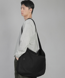 SAINTCREW（セントクルー）の「ラウンドボリュームペンタゴンポケットクロスバッグ RVP-150 ブラック（メッセンジャーバッグ）」