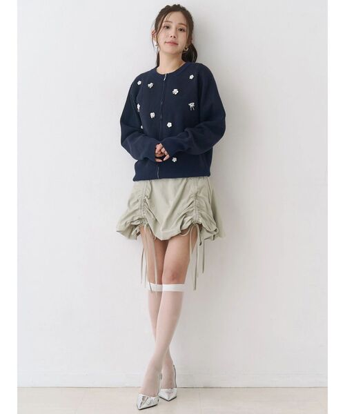 CALNAMUR(カルナムール)の「フロントジップビジューニットカーディガン(カーディガン/ボレロ・レディース・グレー/ネイビー/イエロー・FREE)」の17枚目の写真