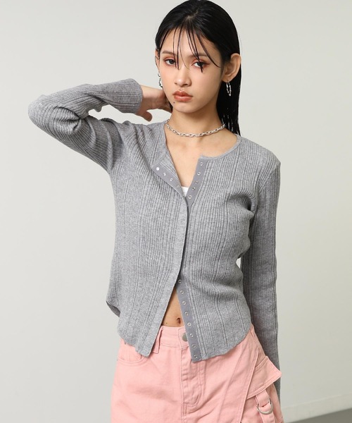 ANAP(アナップ)の「スナップボタン スリムリブ ニット カーディガン(ニット/セーター・レディース・グレー/ブラック・F)」の10枚目の写真