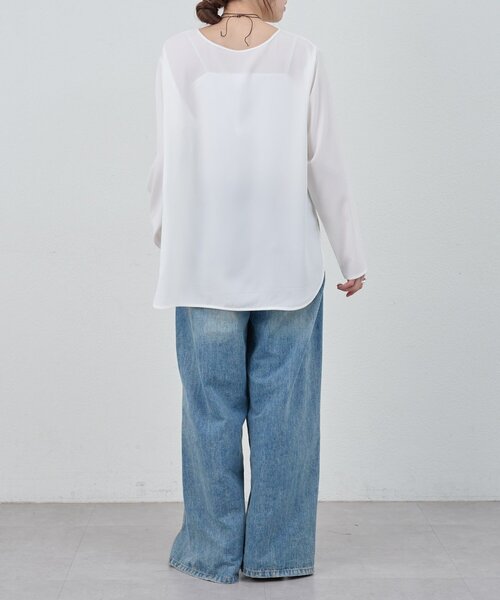 SHENERY(シーナリー)の「サイドスリットブラウス(シャツ/ブラウス・レディース・ブラック/オフホワイト・FREE)」の5枚目の写真