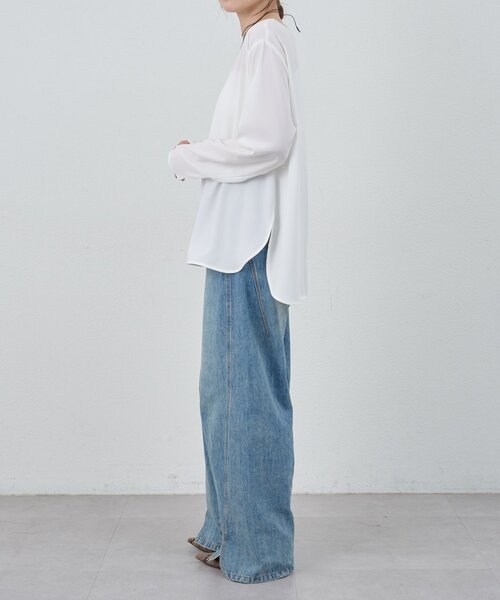 SHENERY(シーナリー)の「サイドスリットブラウス(シャツ/ブラウス・レディース・ブラック/オフホワイト・FREE)」の7枚目の写真