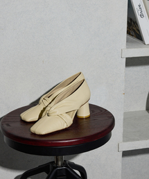 GRISE6cmレザースクエアツイストパンプス