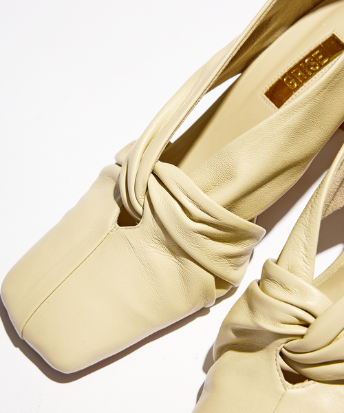 GRISE（グリーズ）の「GRISE6cmレザースクエアツイストパンプス（パンプス・レディース・シルバー/ブラウン/ベージュ・25cm/24.5cm/24cm/23.5cm/23cm/22.5cm/22cm）」の9枚目の写真