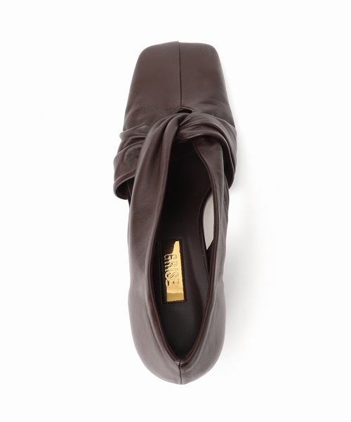 GRISE（グリーズ）の「GRISE6cmレザースクエアツイストパンプス（パンプス・レディース・シルバー/ブラウン/ベージュ・25cm/24.5cm/24cm/23.5cm/23cm/22.5cm/22cm）」の15枚目の写真