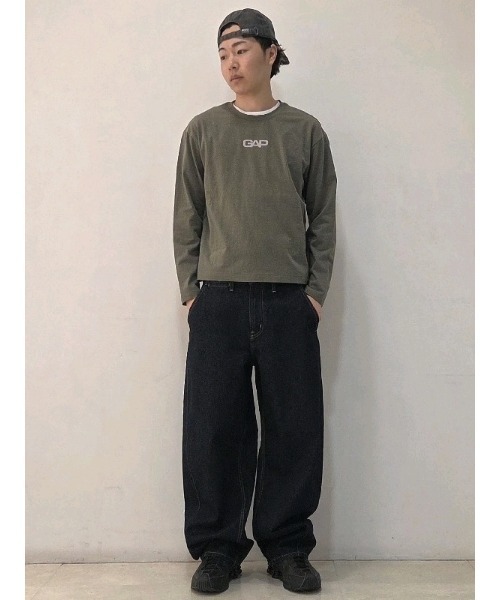 GAP(ギャップ)の「リラックスフィット GAPロゴ クロップドTシャツ(Tシャツ/カットソー・メンズ・ブラック/ブルー/クリーム/カーキ・S/XS/M/L/XL)」の8枚目の写真